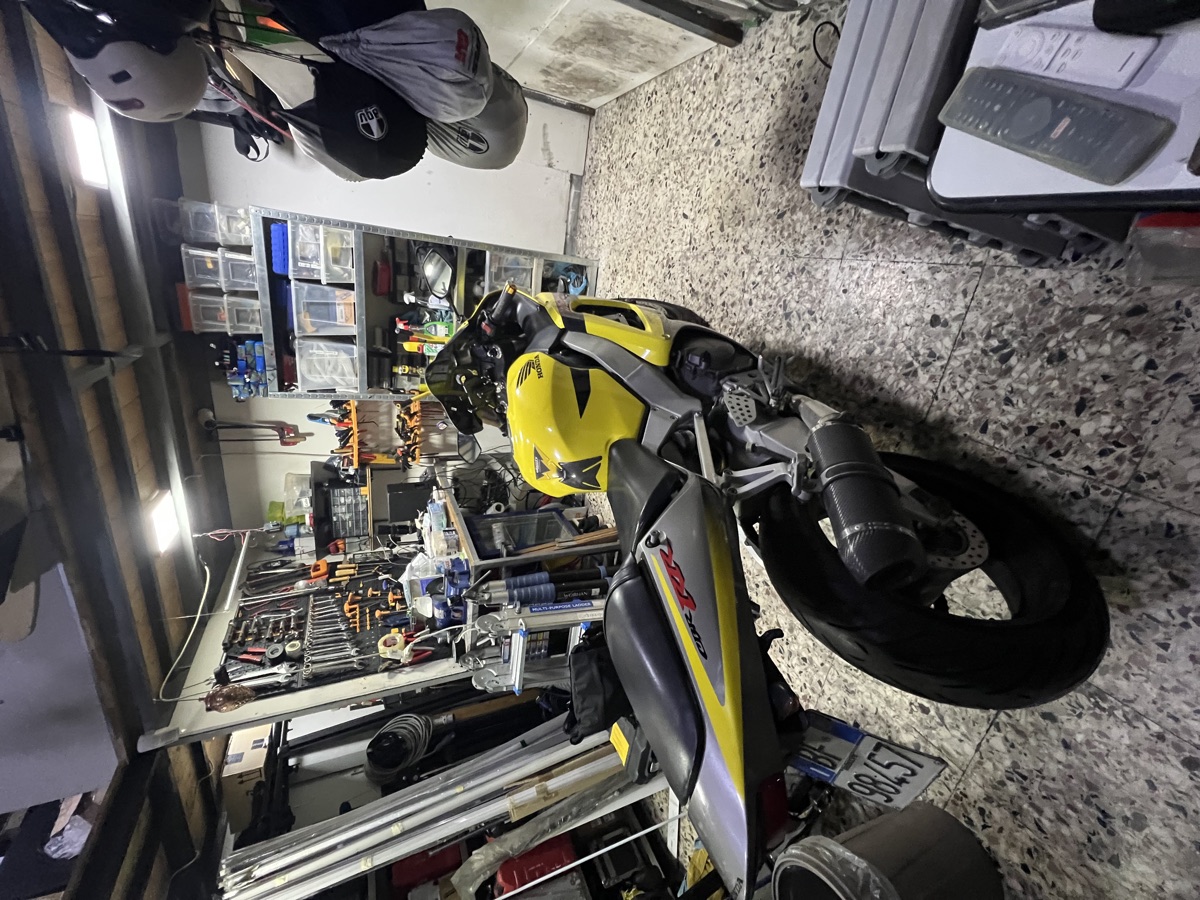 Honda CBR 929 Fireblade scatto 6